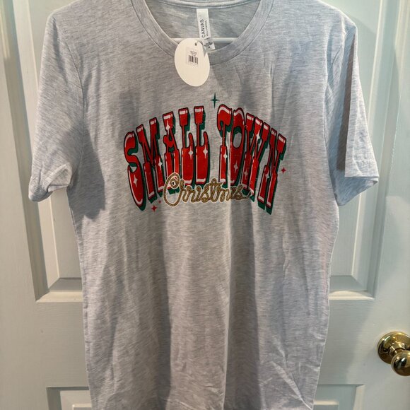 Bella Canvas Gray Short Sleeve Small Town Christmas Shirt ~ Size: MED ~ NWT - Picture 4 of 6